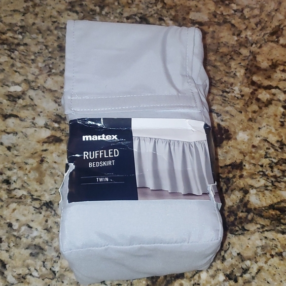 0302 Martex Microfiber Ruffled Twin Bedskirt - Picture 1 of 4